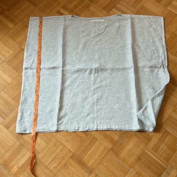 Not Perfect Linen - Picture 2 of 8